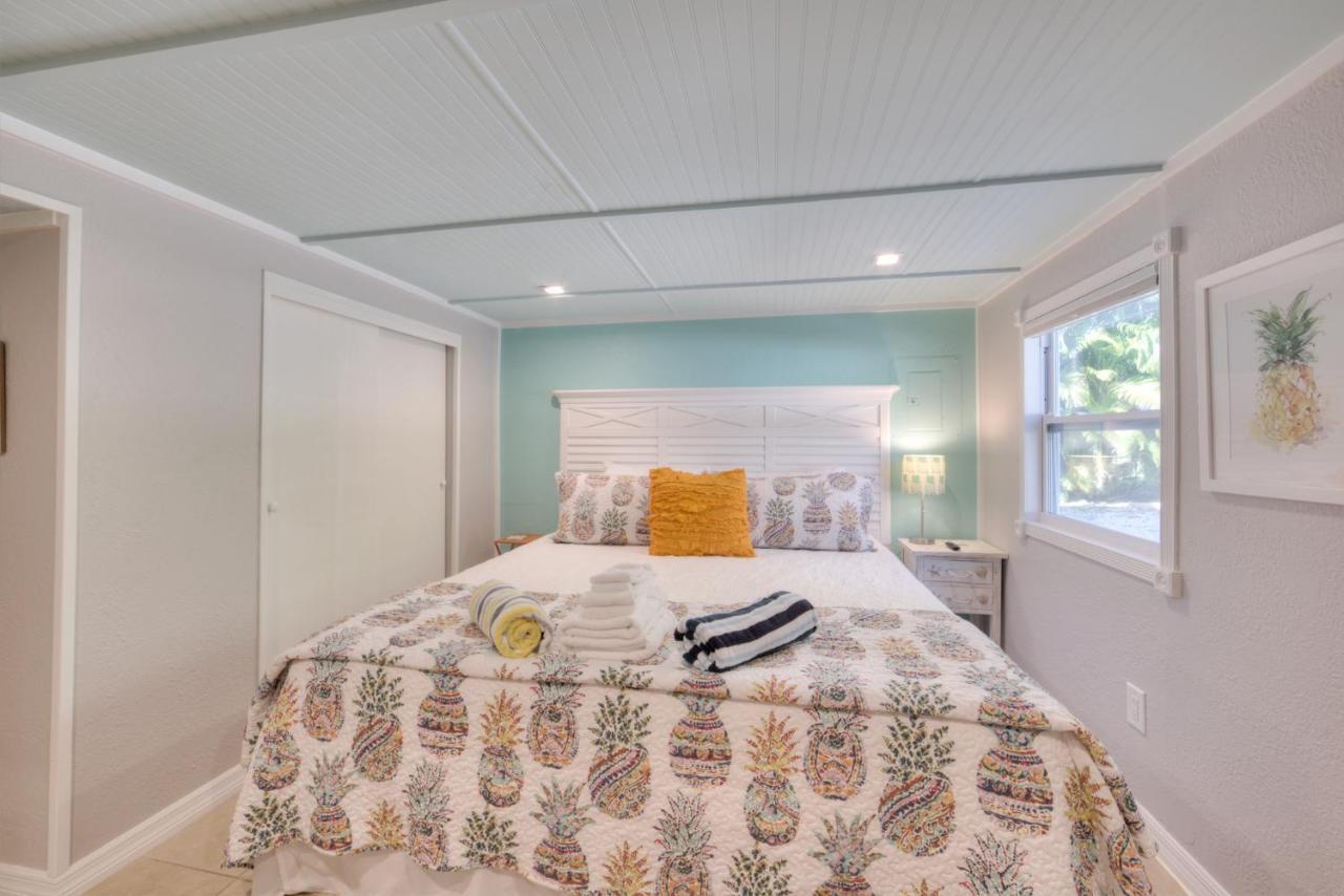 Matanzas Retreat On The Canal Fort Myers Beach Exterior photo